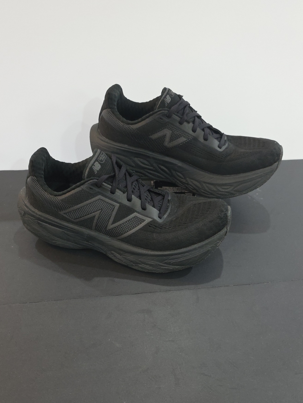 New Balance Fresh Foam 1080 Women's All-Black Running Shoes Size 10